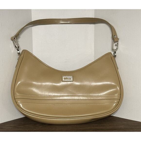 GUESS Camel HOBO Style Shoulder Bag Silver Hardware - Picture 1 of 7